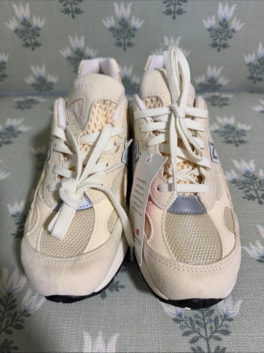 New Balance 992 Neutral Cream/Beige Sneakers